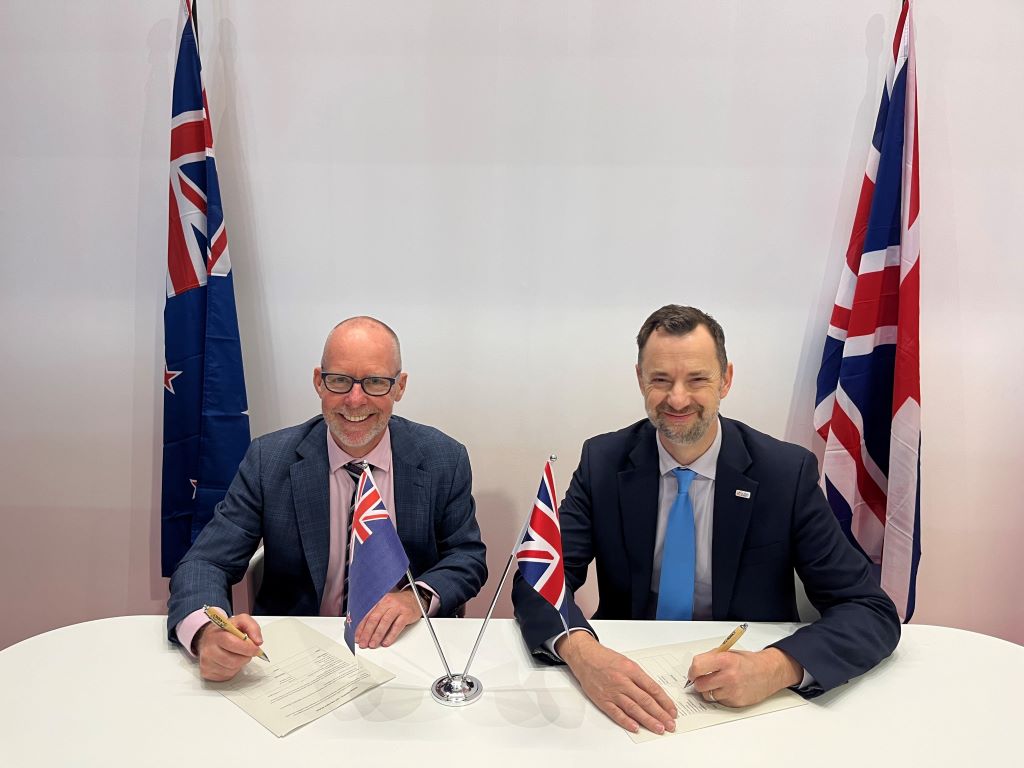 nz space agency debris agreement with uk signing